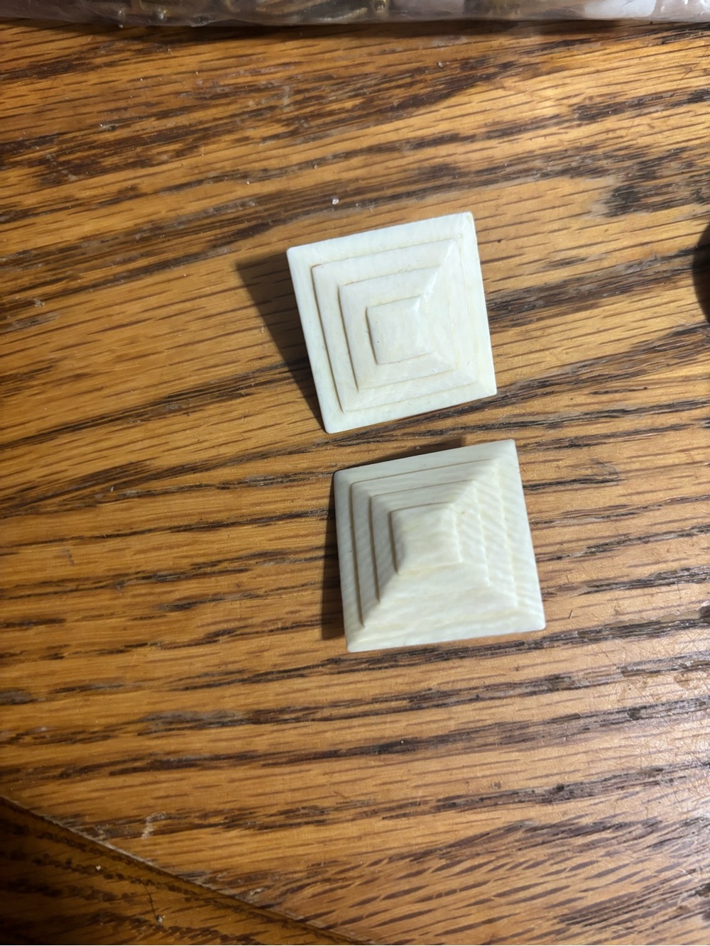 Ivory Pyramid Accent Tiles - Decorative Home Accents